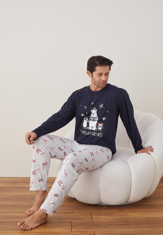 Pijama barbati Craciun "FOREVER FRIENDS " maneca lunga ,pantaloni lungi,Culoare Bleumarin ,Engros